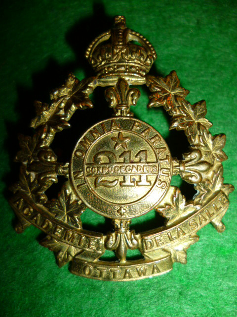 CD32 - Academie de la Salle Cadet Corps 211 Cap Badge